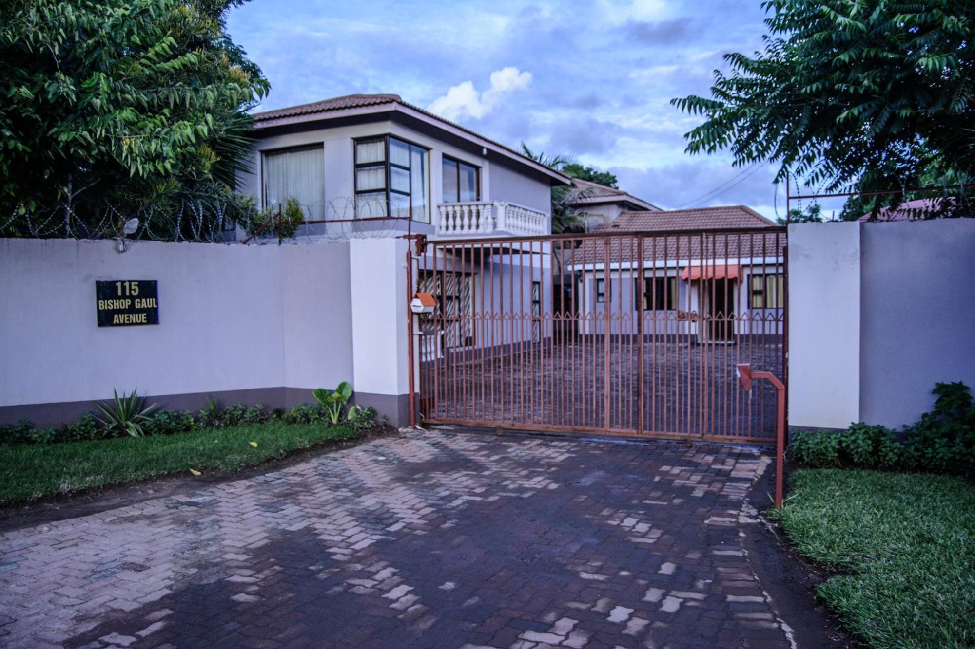 The Palace Guest House ฮาราเร ภายนอก รูปภาพ
