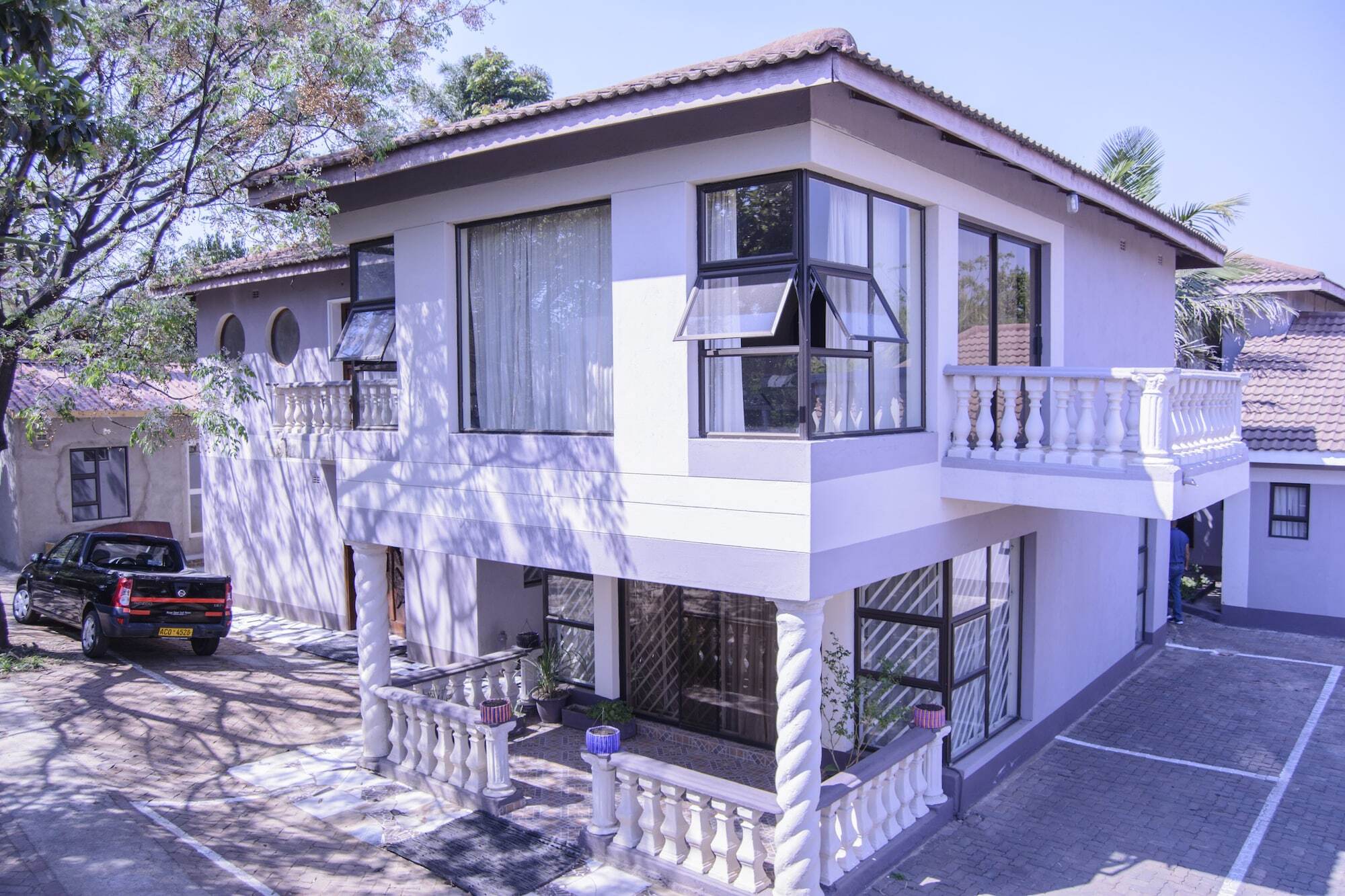 The Palace Guest House ฮาราเร ภายนอก รูปภาพ